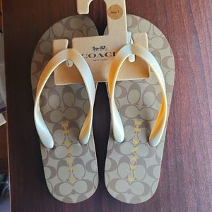 Coach flip flop sandals size 7 new